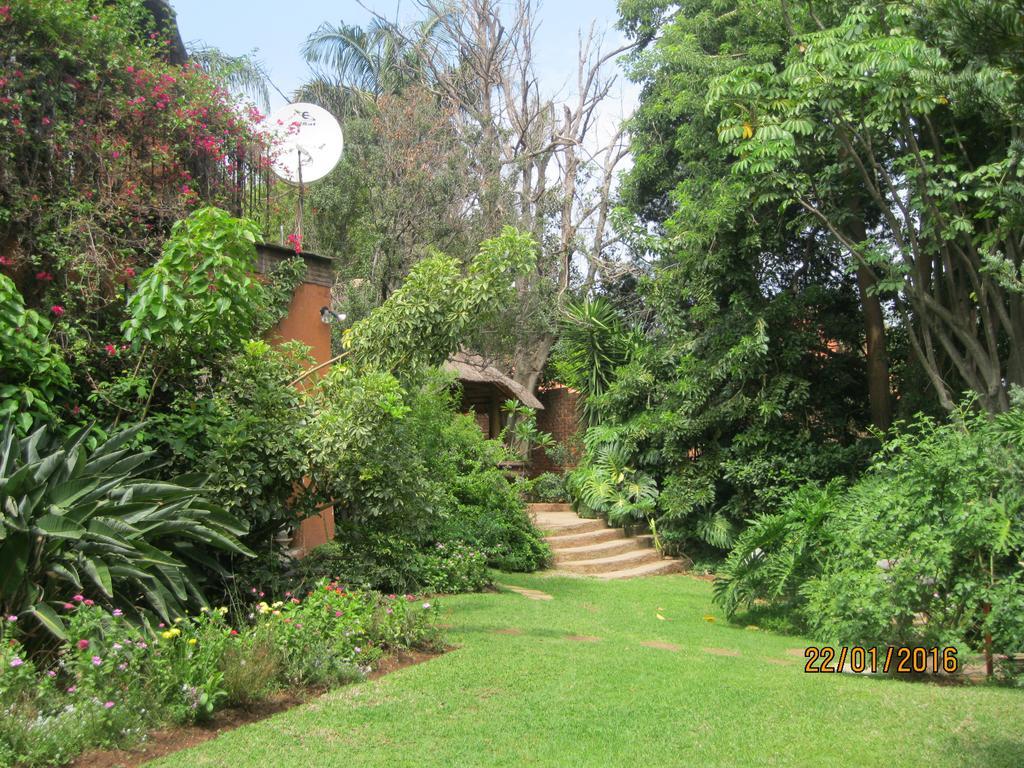 Treetops & Treats Guest House Претория Экстерьер фото