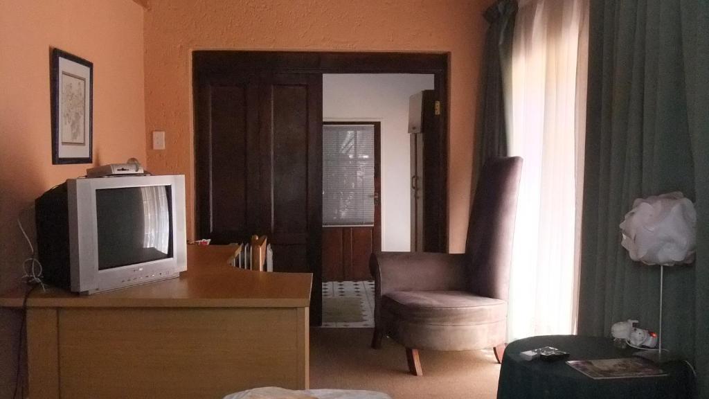 Treetops & Treats Guest House Претория Экстерьер фото