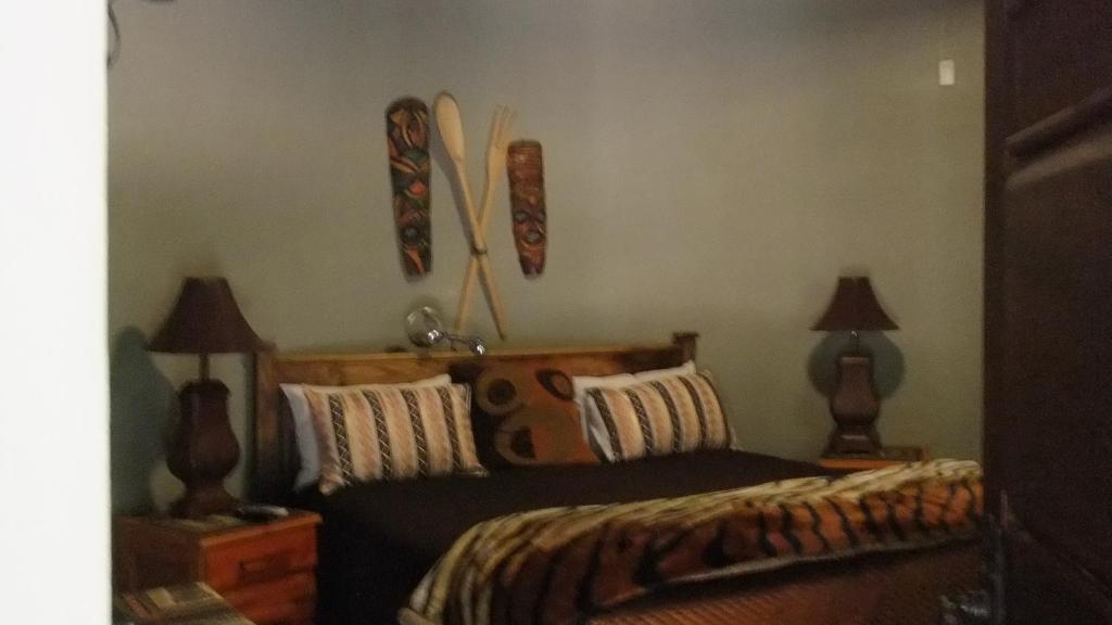 Treetops & Treats Guest House Претория Номер фото