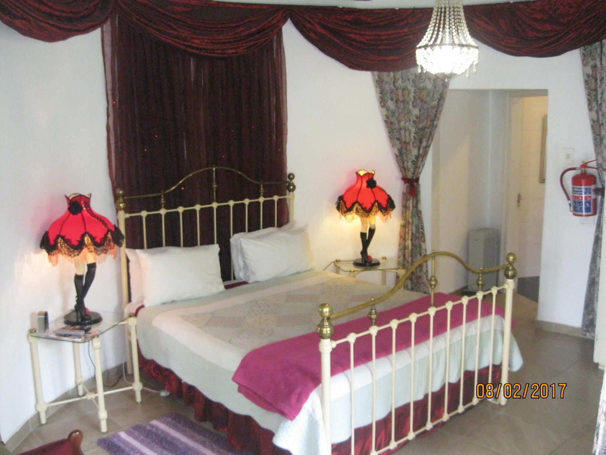 Treetops & Treats Guest House Претория Экстерьер фото